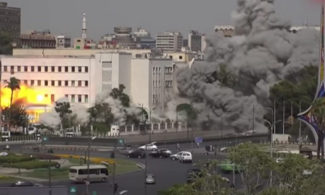Israel atacó el cuartel general del ejército sirio en Damasco. Foto: Aljazeera Live