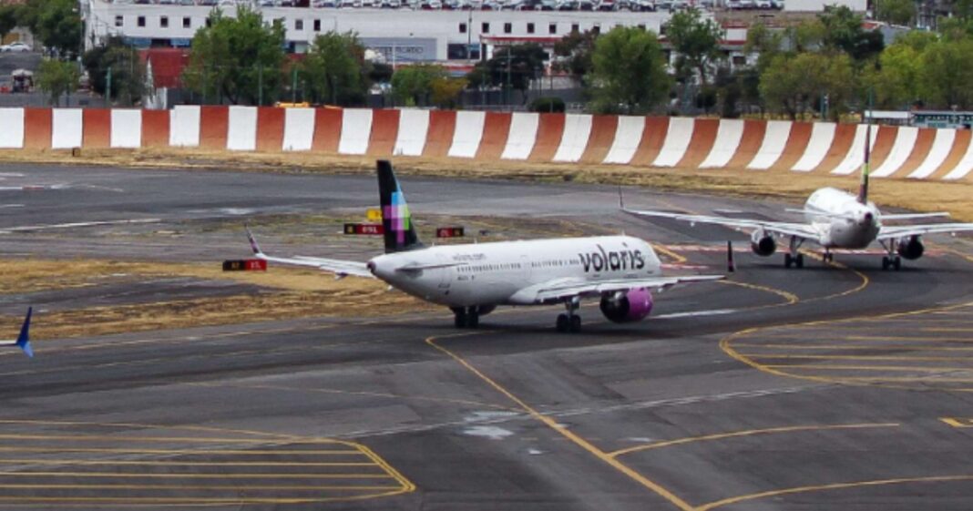 Estados Unidos acusa a México de violar el acuerdo bilateral aéreo y anuncia sanciones que impactarán a aerolíneas mexicanas. Foto: @AICM_mx
