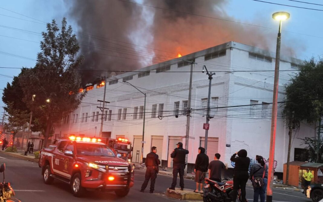 Incendio bodega colonia Morelos de CDMX