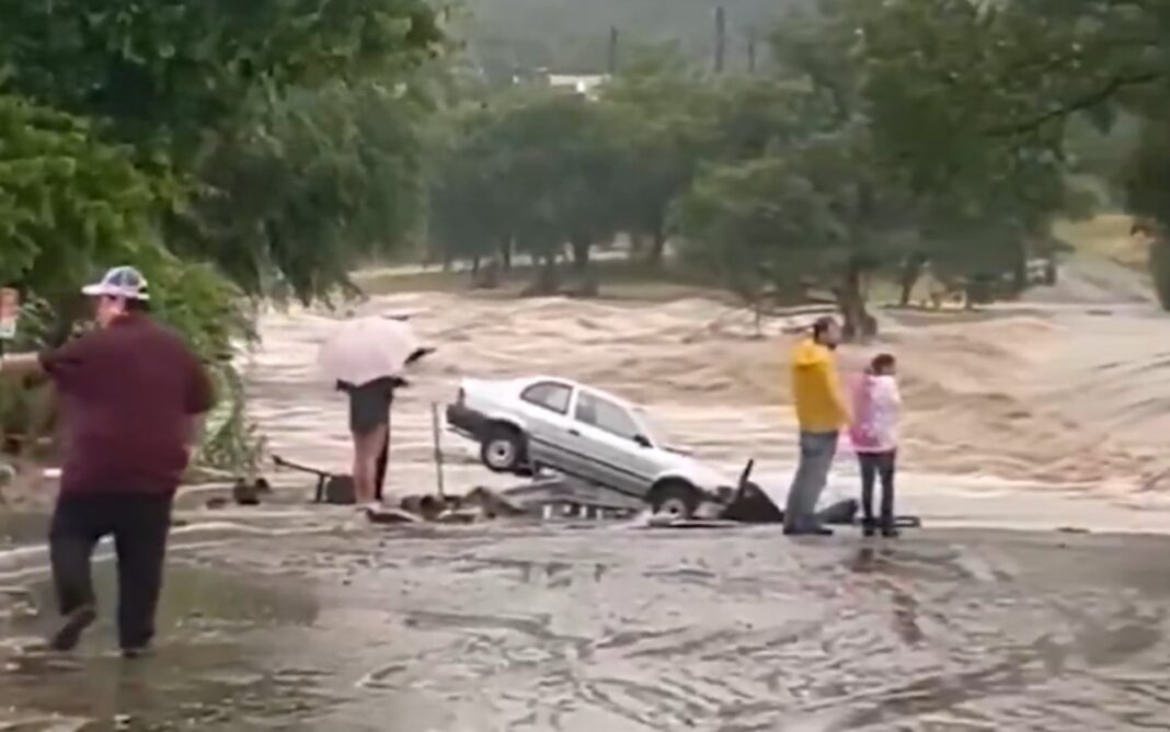 Al menos 13 muertos por lluvias torrenciales en Texas; reportan 20 niñas desaparecidas