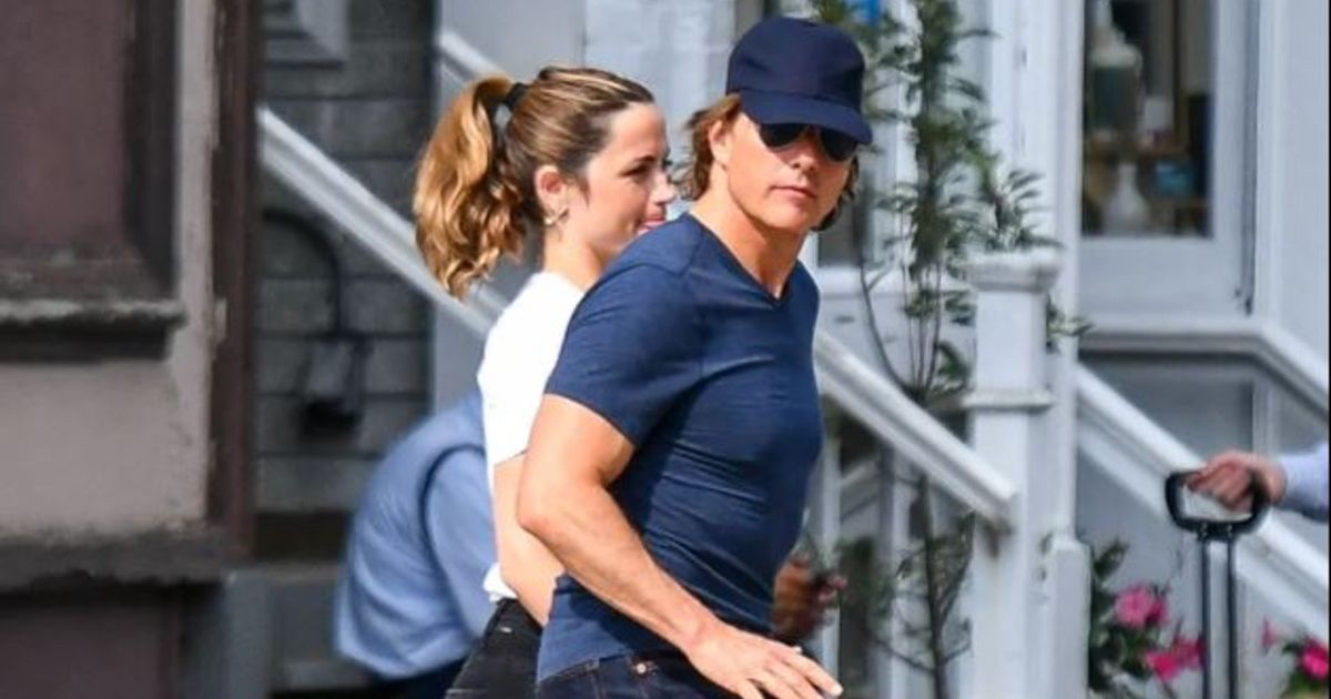 Tom Cruise y Ana de Armas fueron captados tomados de la mano, avivando rumores de una relación sentimental pese a sus 26 años de diferencia. Foto: TMZ