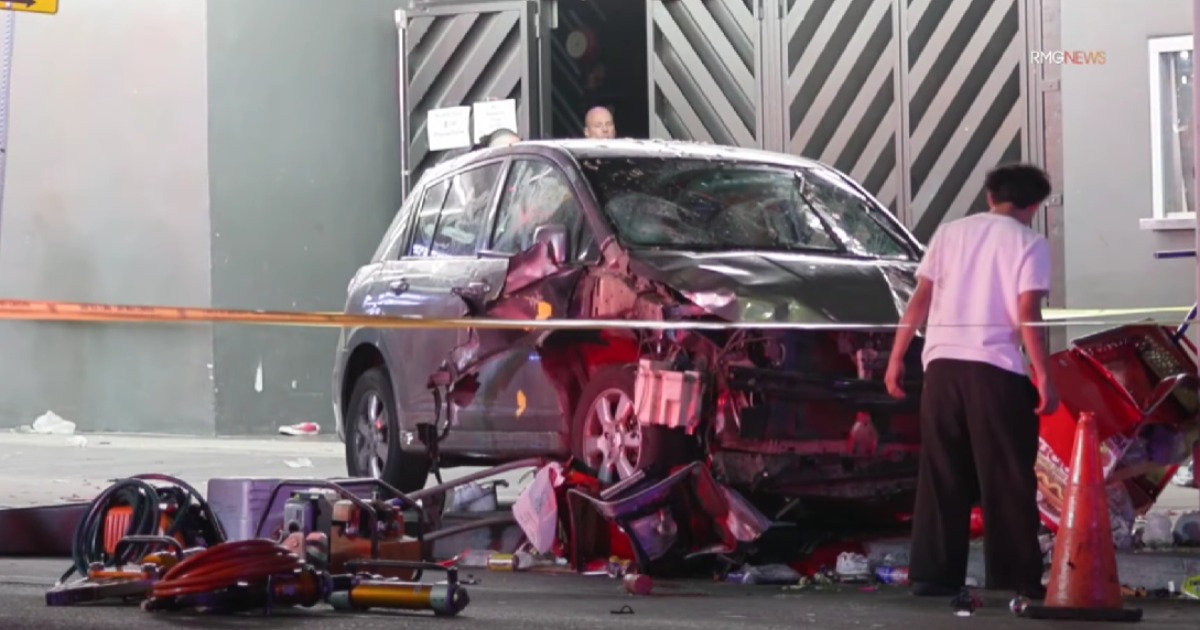 Un automóvil arrolló a decenas en East Hollywood; tres personas se encuentran en estado grave tras el incidente. Foto: KHOU