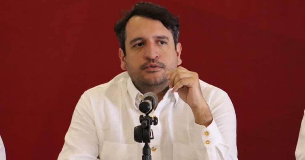 Andy López Beltrán negó uso de recursos públicos en su viaje y acusó persecución política. Foto: Redes sociales