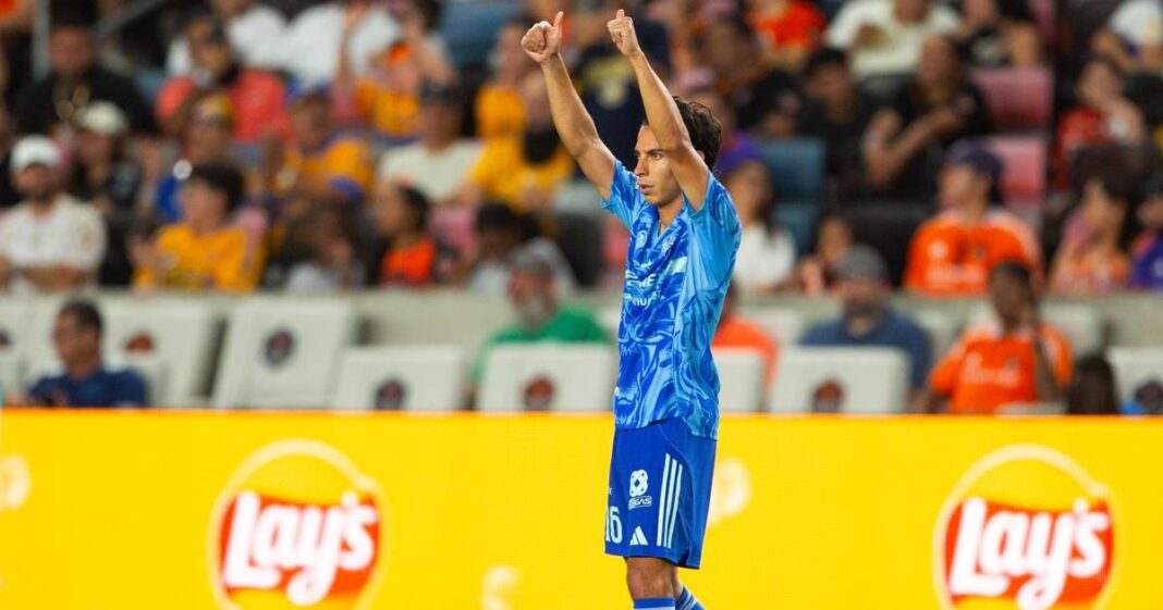 Diego Lainez, de Tigres, busca un lugar en la Selección Mexicana de Futbol para el Mundial 2026. Foto: EFE, archivo
