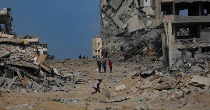 El alto al fuego en Gaza entró en vigor con la retirada parcial de las tropas israelíes y el inicio de un plan humanitario de la ONU para la Franja. Foto: EFE