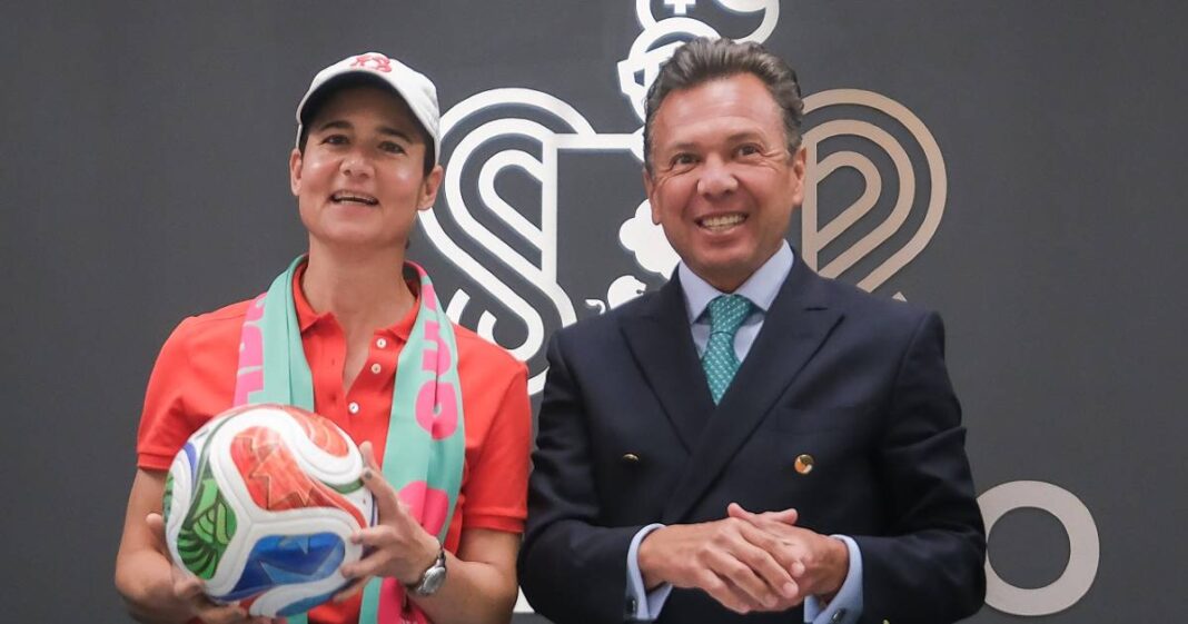 La golfista mexicana Lorena Ochoa fue presentada como embajadora de Guadalajara para el Mundial 2026, durante un acto oficial celebrado en su ciudad natal. Foto: @PabloLemusN en X