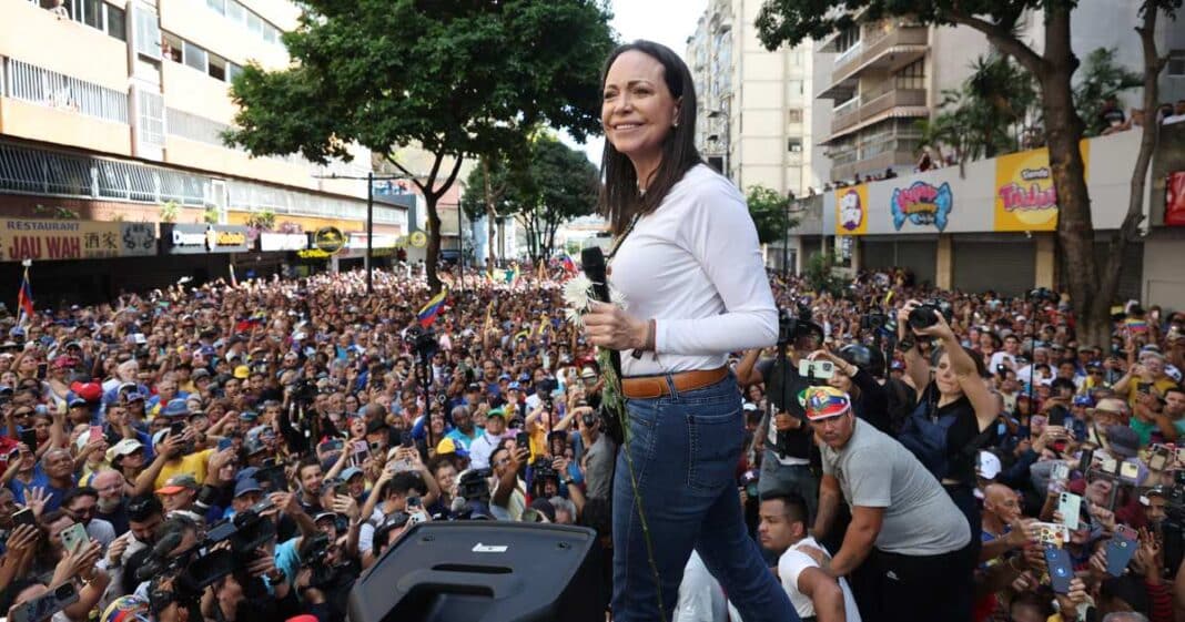 María Corina Machado fue galardonada con el Premio Nobel de la Paz 2025 por su lucha pacífica por la democracia y los derechos del pueblo venezolano. Foto: EFE