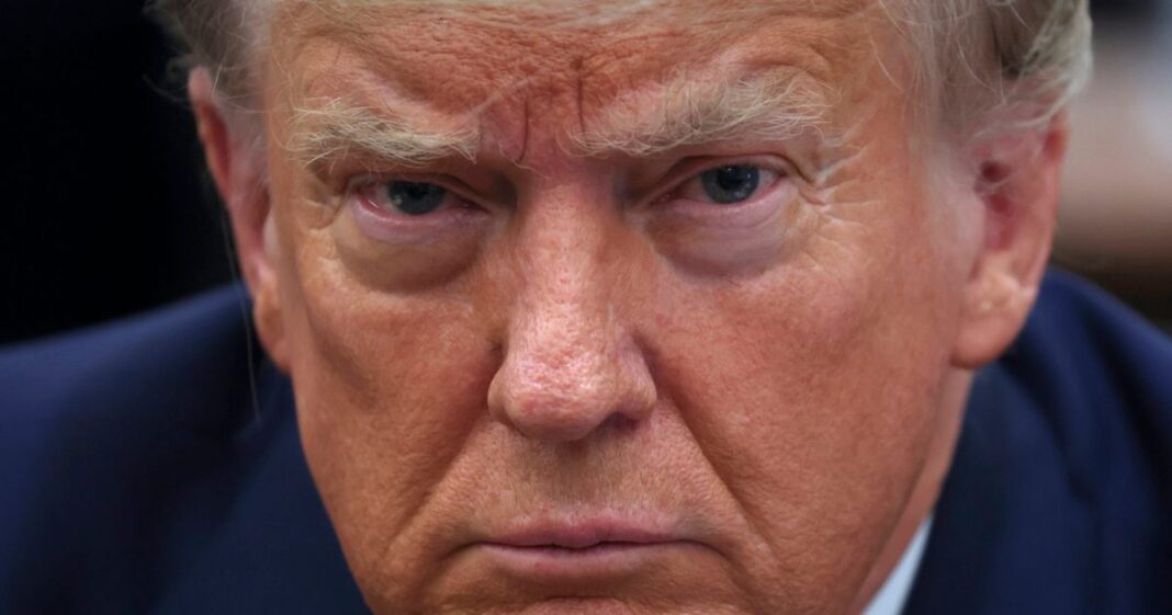 Donald Trump anunció aranceles del 100 % a China a partir del 1 de noviembre, tras acusar al país asiático de adoptar una postura comercial “hostil”. Foto: EFE