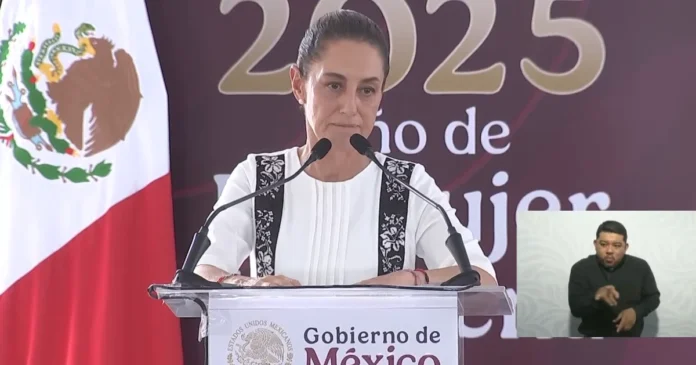 Sheinbaum durante el Festival del Chocolate en Tabasco, donde anunció la instalación de una planta procesadora y reafirmó la unidad con el pueblo. Foto: Tomada de X