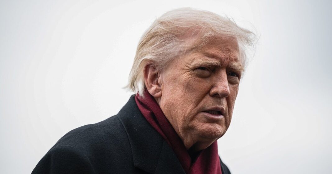 Donald Trump emite advertencia sobre el cierre total del espacio aéreo venezolano, en un contexto de tensión política y militar entre ambos países. Foto: EFE