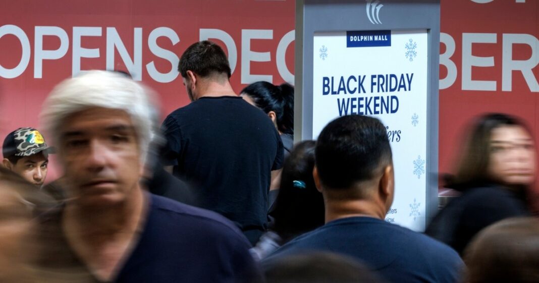 El Black Friday en EE.UU. marca récord histórico con 11.800 millones en ventas online, impulsadas por móviles, IA y grandes descuentos en tecnología y juguetes. Foto: EFE