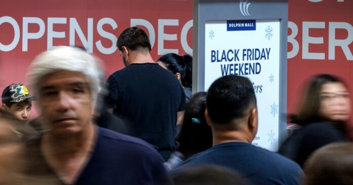 El Black Friday en EE.UU. marca récord histórico con 11.800 millones en ventas online, impulsadas por móviles, IA y grandes descuentos en tecnología y juguetes. Foto: EFE
