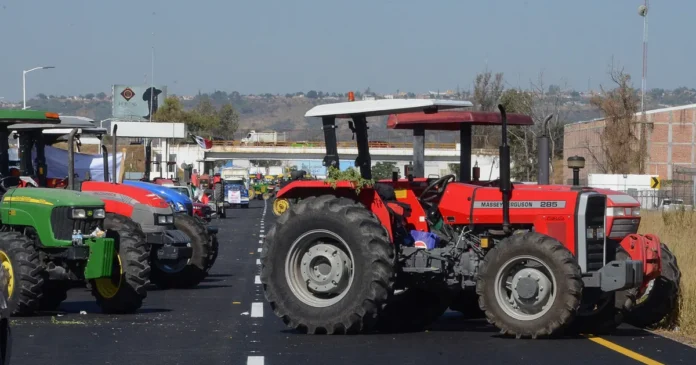 Transportistas y agricultores anuncian bloqueos en carreteras mientras el Gobierno mexicano insiste en el diálogo como solución. Foto: EFE