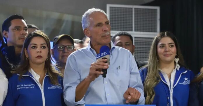 Nasry Asfura, candidato del Partido Nacional, lidera el conteo preliminar de las elecciones generales en Honduras, según datos del Consejo Nacional Electoral. Foto: EFE Nasry Asfura, candidato del Partido Nacional, lidera el conteo preliminar de las elecciones generales en Honduras, según datos del Consejo Nacional Electoral. Foto: EFE