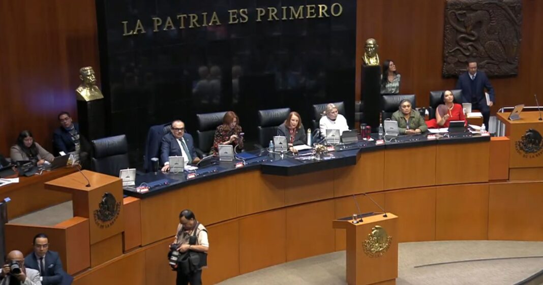 El Senado de México aprobó la renuncia de Alejandro Gertz Manero como fiscal general, quien será propuesto como embajador por Claudia Sheinbaum. Foto: Tomada de YouTube