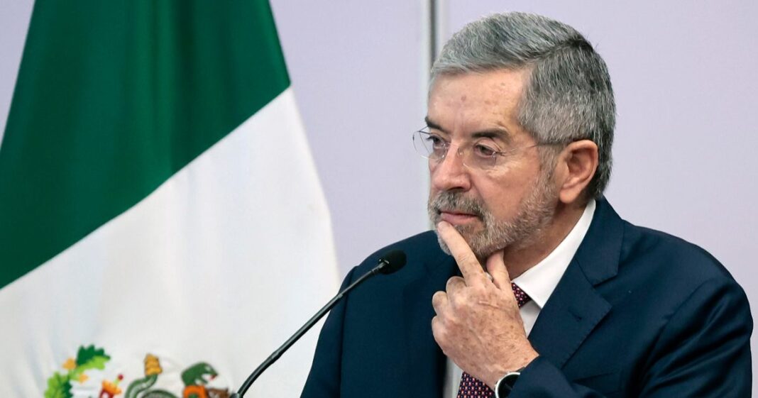Juan Ramón de la Fuente, canciller mexicano, tomará licencia temporal por motivos de salud, informó la presidenta Claudia Sheinbaum en redes sociales. Foto: EFE, archivo