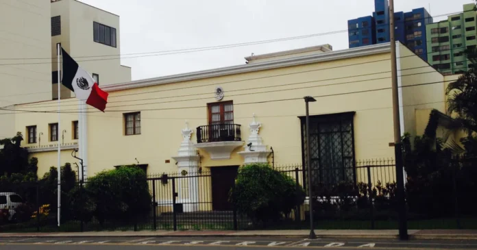 Residencia de la embajada de México en Lima, donde permanece asilada Betssy Chávez tras orden judicial de captura internacional. Foto: Tomada de X