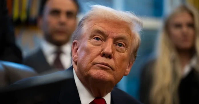 Donald Trump calificó a la BBC de “corrupta” y aseguró que tiene la obligación de demandarla por difamación. Foto: EFE