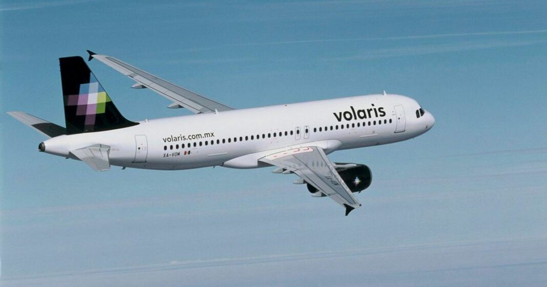 Volaris anunció cancelaciones y retrasos por actualización de software en su flota A320 para cumplir normas internacionales. Foto: EFE
