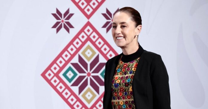 Claudia Sheinbaum durante la conferencia matutina donde negó las condiciones planteadas por AMLO para regresar a la vida pública. Foto: EFE