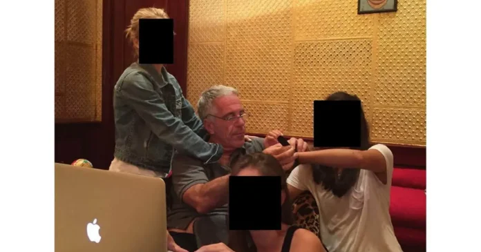 Imagen de archivo de Jeffrey Epstein, en el centro de una investigación cuyos documentos y fotografías comienzan a ser divulgados por el Congreso de Estados Unidos. Foto: EFE