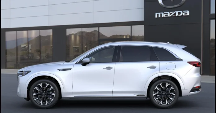La Profeco emitió un llamado a revisión para modelos Mazda CX-70 y CX-90 por una falla en el indicador de combustible. Foto: Mazda