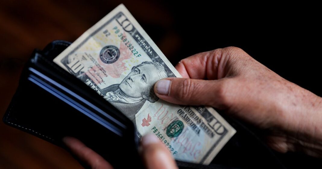 Las remesas hacia México acumulan siete meses a la baja en medio de políticas migratorias más estrictas en EE.UU. Foto: EFE