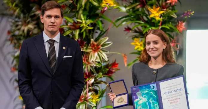 Ana Corina Sosa recoge en Oslo el Nobel de la Paz en nombre de su madre, la líder opositora venezolana María Corina Machado. Foto: EFE