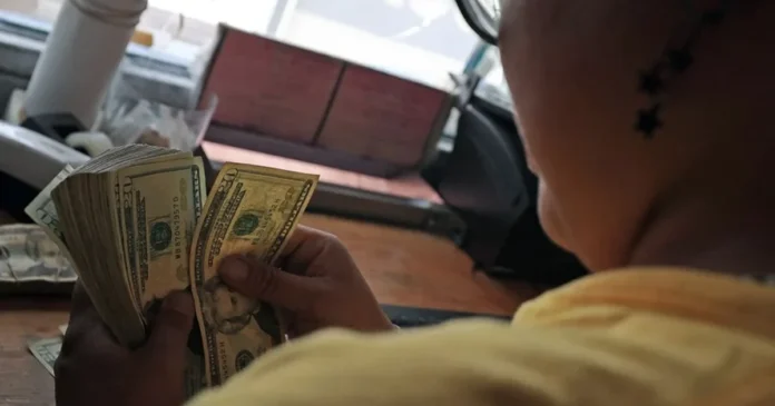 Fortaleza del peso impulsa cierre de año histórico en el mercado cambiario mexicano. Foto: EFE/Archivo