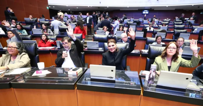 Sesión del Senado mexicano durante la votación de la reforma que prohíbe la producción y venta de vapeadores. Foto: Senado de la República