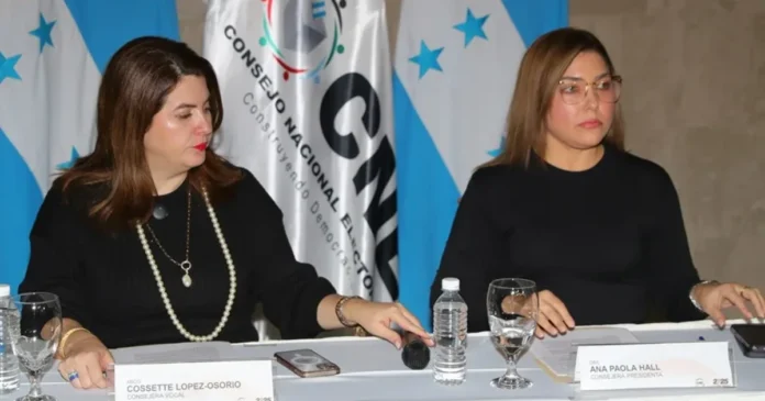 El CNE asegura que trabaja para normalizar el recuento de votos tras nuevas fallas técnicas en Honduras. Foto: EFE