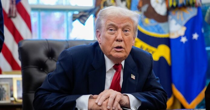 Trump alista reunión en el Despacho Oval con asesores para definir la estrategia sobre Venezuela en medio de creciente tensión regional. Foto: EFE/Archivo