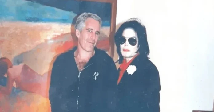 Imagen de archivo de Jeffrey Epstein y documentos judiciales del Departamento de Justicia de Estados Unidos relacionados con su caso penal. Foto: EFE