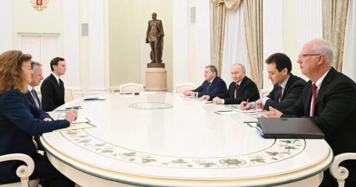 Putin y Steve Witkoff sostuvieron en Moscú una reunión de cinco horas sin avances para un acuerdo de paz en Ucrania. Foto: EFE