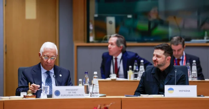 Reunión de líderes de la Unión Europea en Bruselas, donde acordaron un paquete de ayuda financiera de 90.000 millones de euros para Ucrania. Foto: EFE