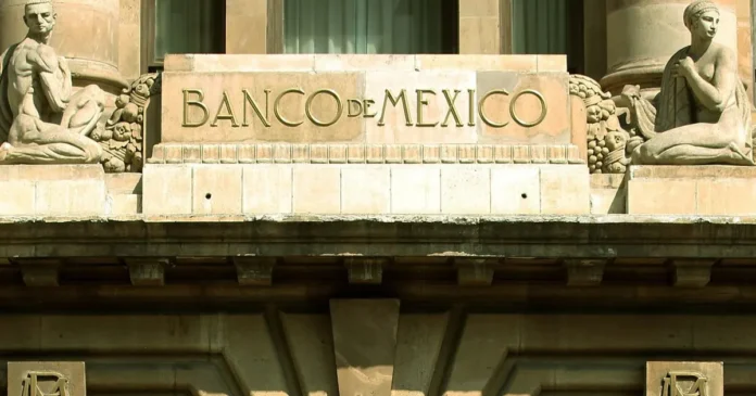 Sede del Banco de México en Ciudad de México; el banco central decidió mantener la tasa de interés en 7 %. Foto: EFE/Alex Cruz/Archivo