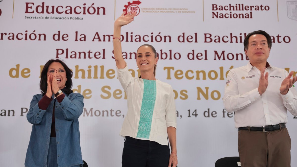 Claudia Sheinbaum durante un evento con estudiantes del CBTIS No. 153 donde abordó el tema de los libros de texto. Foto: Gobierno de México