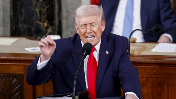El presidente de Estados Unidos, Donald Trump, pronuncia el primer discurso sobre el Estado de la Unión de su segundo mandato ante el Congreso. Foto: EFE/EPA/Will Oliver