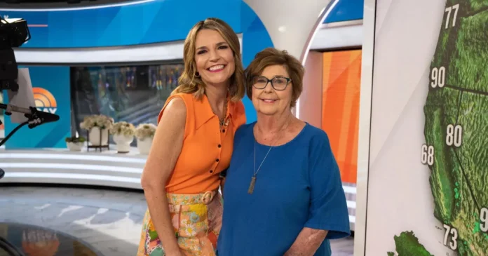 La presentadora de ‘Today’ de NBC, Savannah Guthrie, en una foto con su madre desaparecida en Arizona. Foto: NBC tomada de X