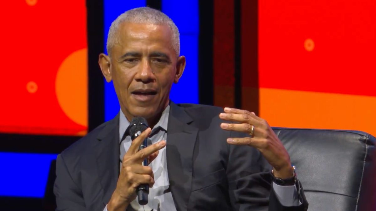 Barack Obama durante una entrevista reciente en la que abordó el incidente en redes sociales. Foto: Tomado de @BarackObama en X Barack Obama durante una entrevista reciente en la que abordó el incidente en redes sociales. Foto: Tomado de @BarackObama en X