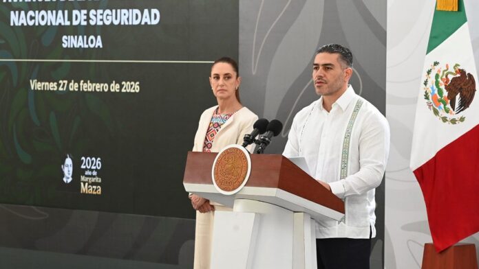 El secretario de Seguridad y Protección Ciudadana, Omar García Harfuch, durante una conferencia de prensa de Sheinbaum, en Sinaloa. Foto: EFE/Presidencia de México