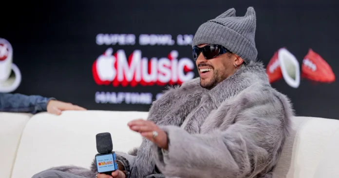 Bad Bunny durante una presentación previa al Super Bowl LX, evento en el que encabezará el espectáculo de medio tiempo. Foto: EFE/EPA/Chris Torres