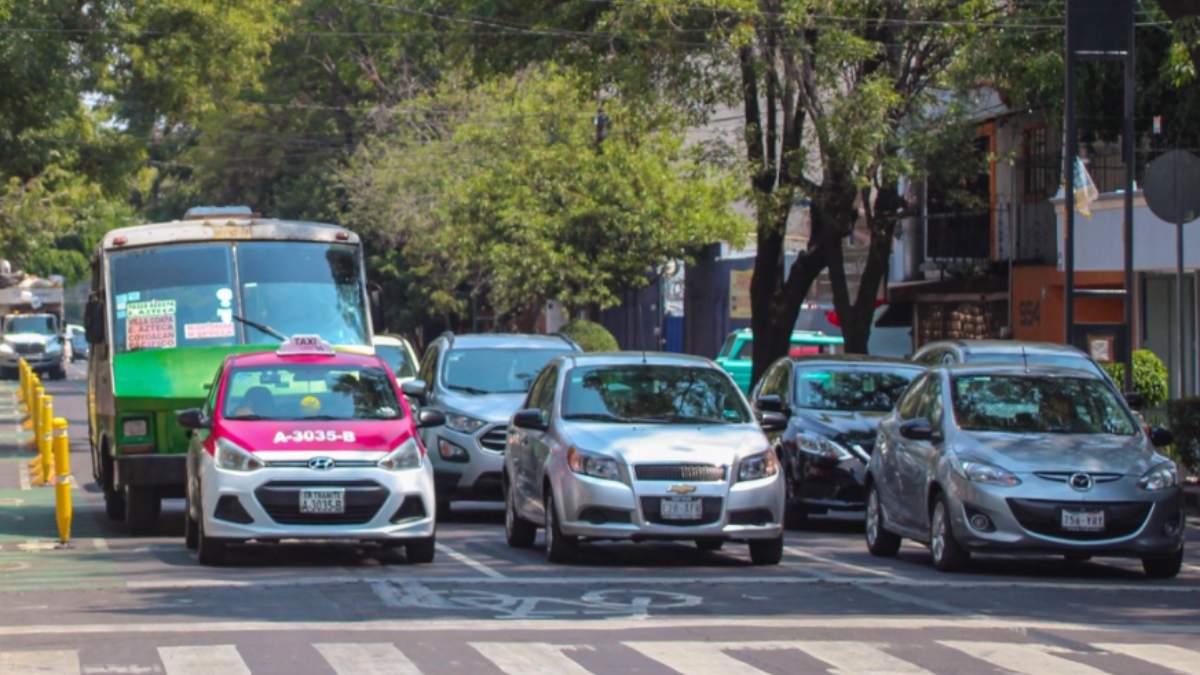 Si no tienes placas en la CDMX puedes ser acreedor a multas y otras sanciones. Foto: Semovi CDMX