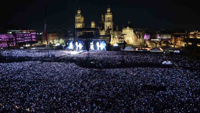Más de 400.000 personas asistieron al concierto gratuito de Shakira en el Zócalo. Foto: EFE/Gobierno de CDMX