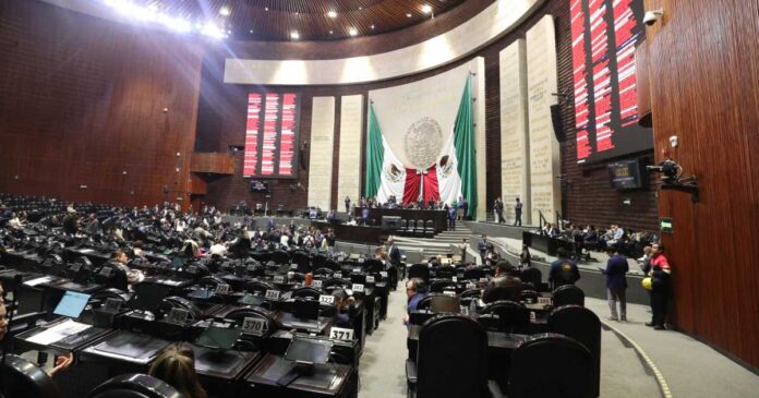 Sesión en la Cámara de Diputados durante la aprobación de la reforma para limitar pensiones públicas en México. Foto: Cámara de Diputados
