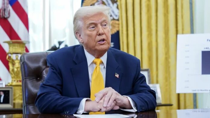 El presidente Donald Trump afirmó que Estados Unidos podría alcanzar pronto un acuerdo con Cuba. Foto: EFE/Chris Kleponis/Archivo