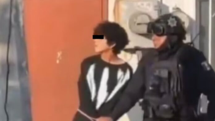 Un adolescente de 15 años asesinó a dos profesoras tras ingresar armado a una preparatoria en Lázaro Cárdenas. Foto: Tomada de X
