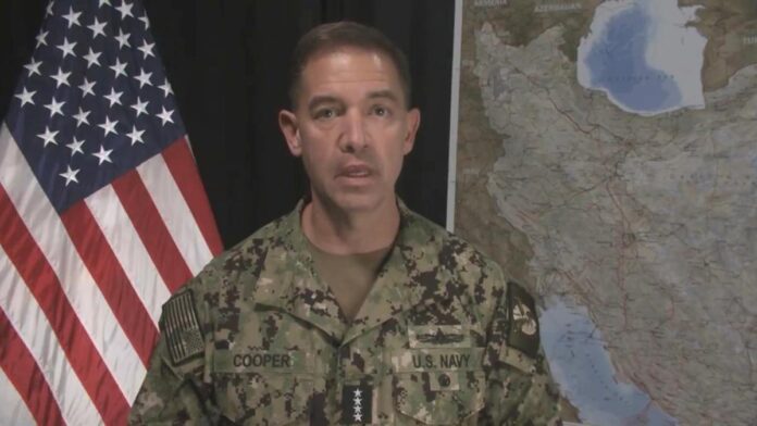 El almirante Brad Cooper aseguró que decenas de sus aviones bombarderos destruyeron 17 barcos y un submarino iraníes este martes. Foto: EFE/@CENTCOM