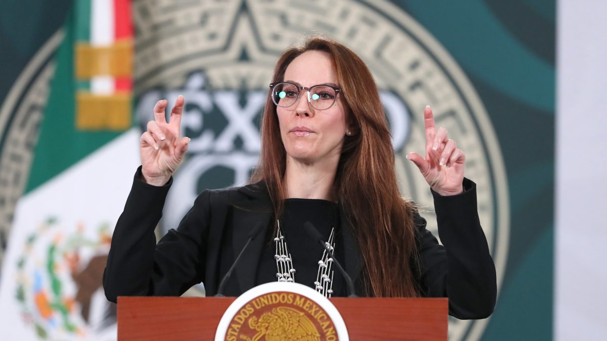 La representante de México ante la FIFA, Gabriela Cuevas, habla durante una rueda de prensa este jueves en Palacio Nacional. Foto: EFE/Mario Guzmán