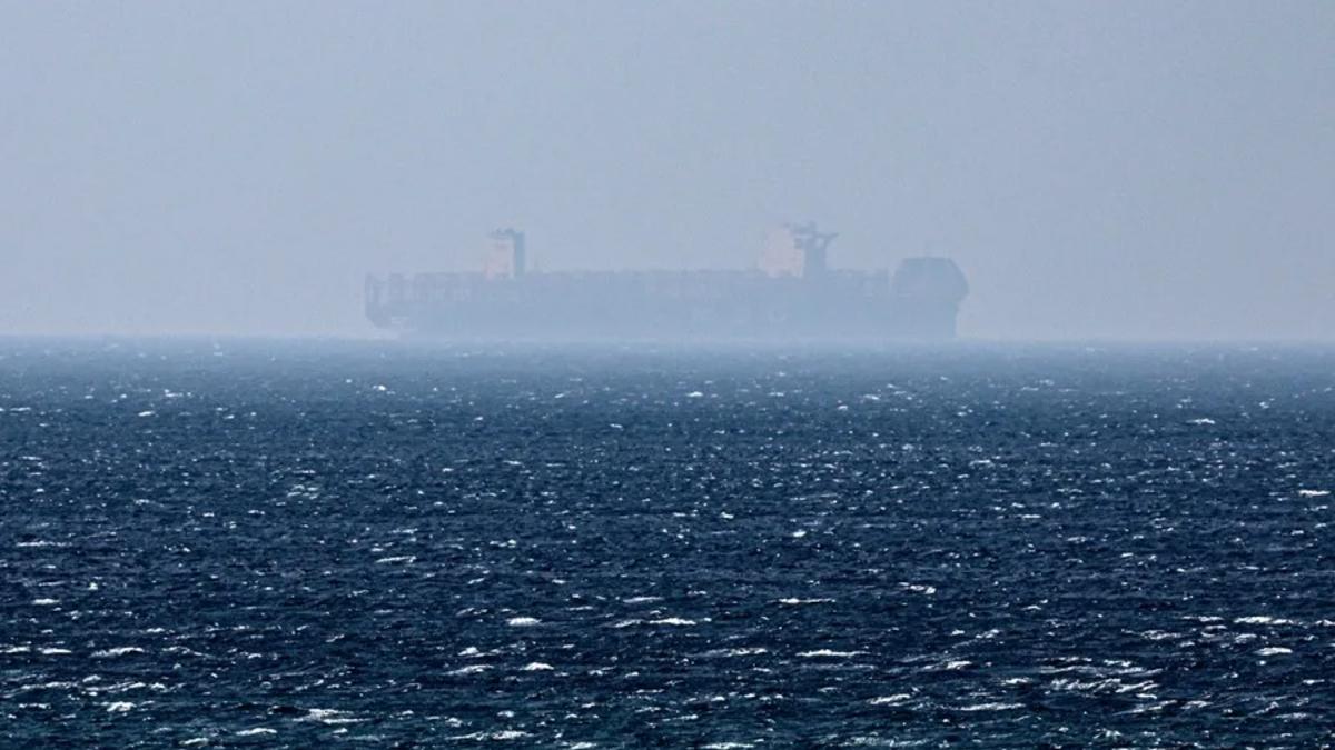 El estrecho de Ormuz es una de las rutas marítimas clave del comercio mundial de petróleo. Foto: EFE/EPA/Ali Haider/Archivo